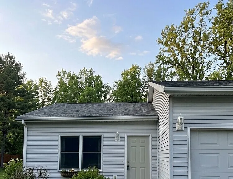863 Sharon Rd — Photo 1