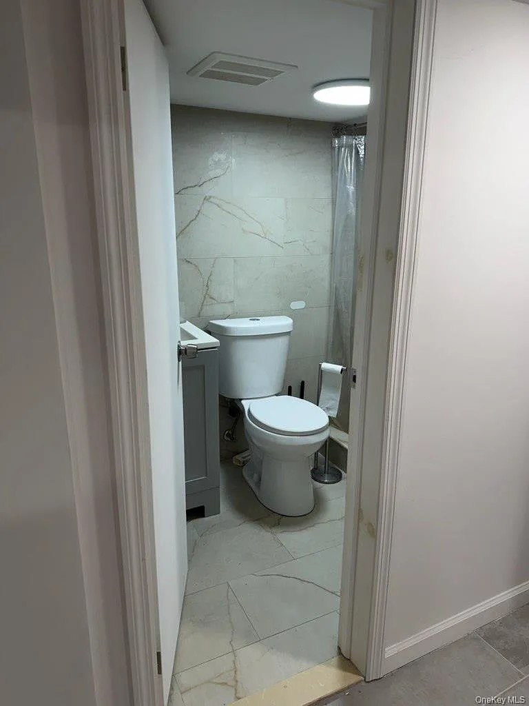 1 bed, 1.0 bath, 1758 sqft, $1,700 — Photo 2