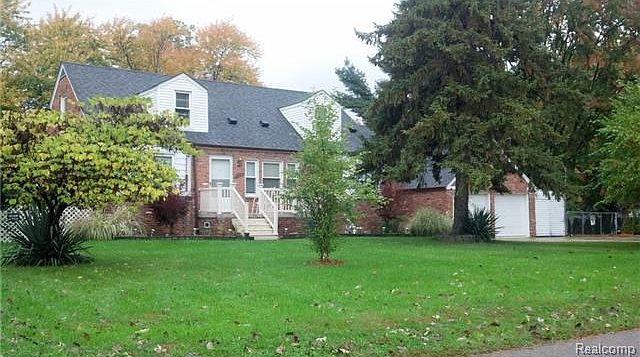 1st image of 18125 Deering St