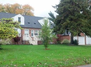 18125 Deering St, Livonia, MI 48152