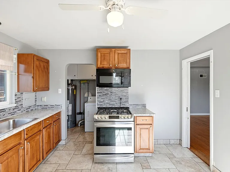 3651 Forest St — Photo 18