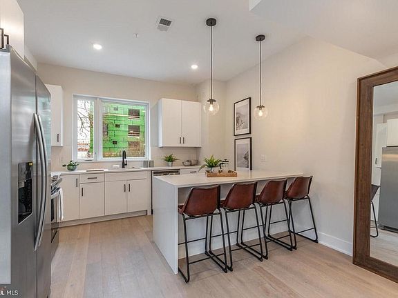 3rd image of 1754 Wylie St Floor 2