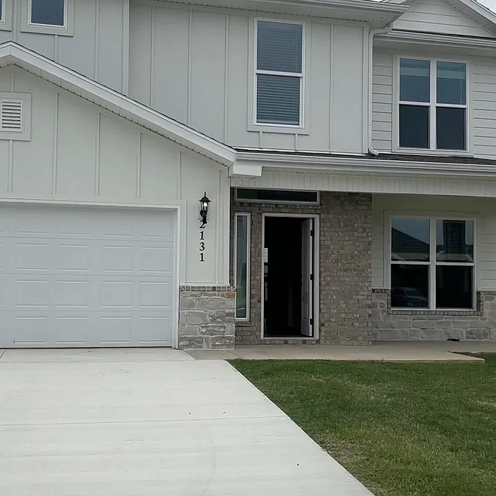 2131 Bluestem Dr