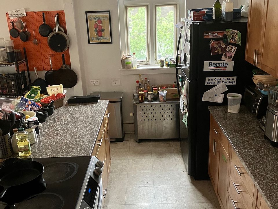 2nd image of 89 Howe St #2