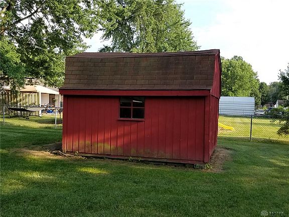 5th image of 1301 Jones Dr