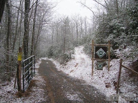 3rd image of 000 Highway 421