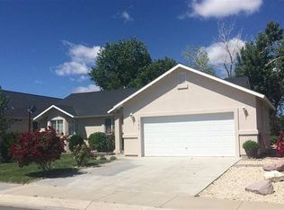 107 Desert Lakes Dr, Fernley, NV 89408