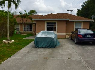 750 Pine Cone Ln, Naples, FL 34104