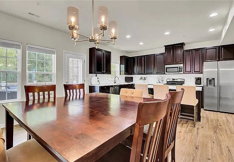 611 Edison Dr — Photo 24