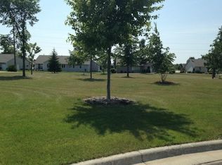 3182 Morningwoods Ct #16, Green Bay, WI 54311