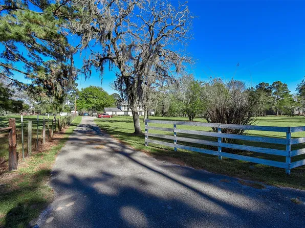 24640 Macedonia Rd, Hockley, TX 77447