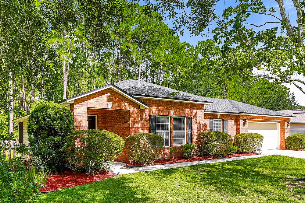 3 bed, 2.0 bath, 1601 sqft, $1,975 — Photo 3