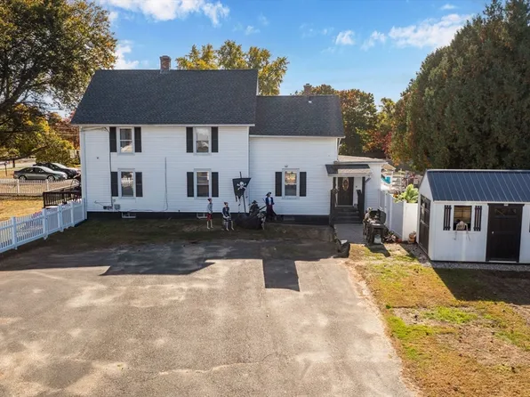 465 River Rd, Agawam, MA 01001