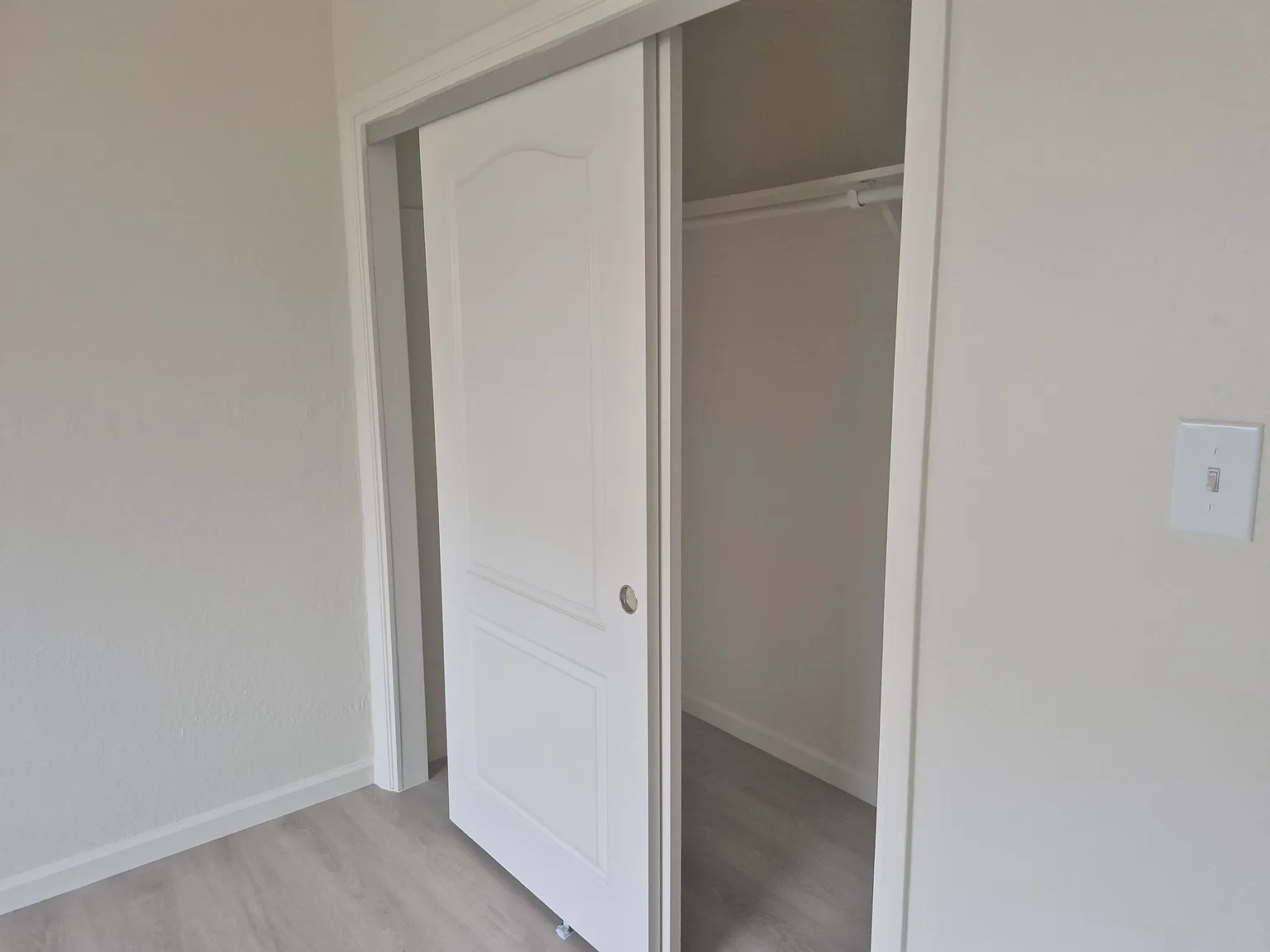 2 bed, 800 sqft, $2,700 — Photo 2
