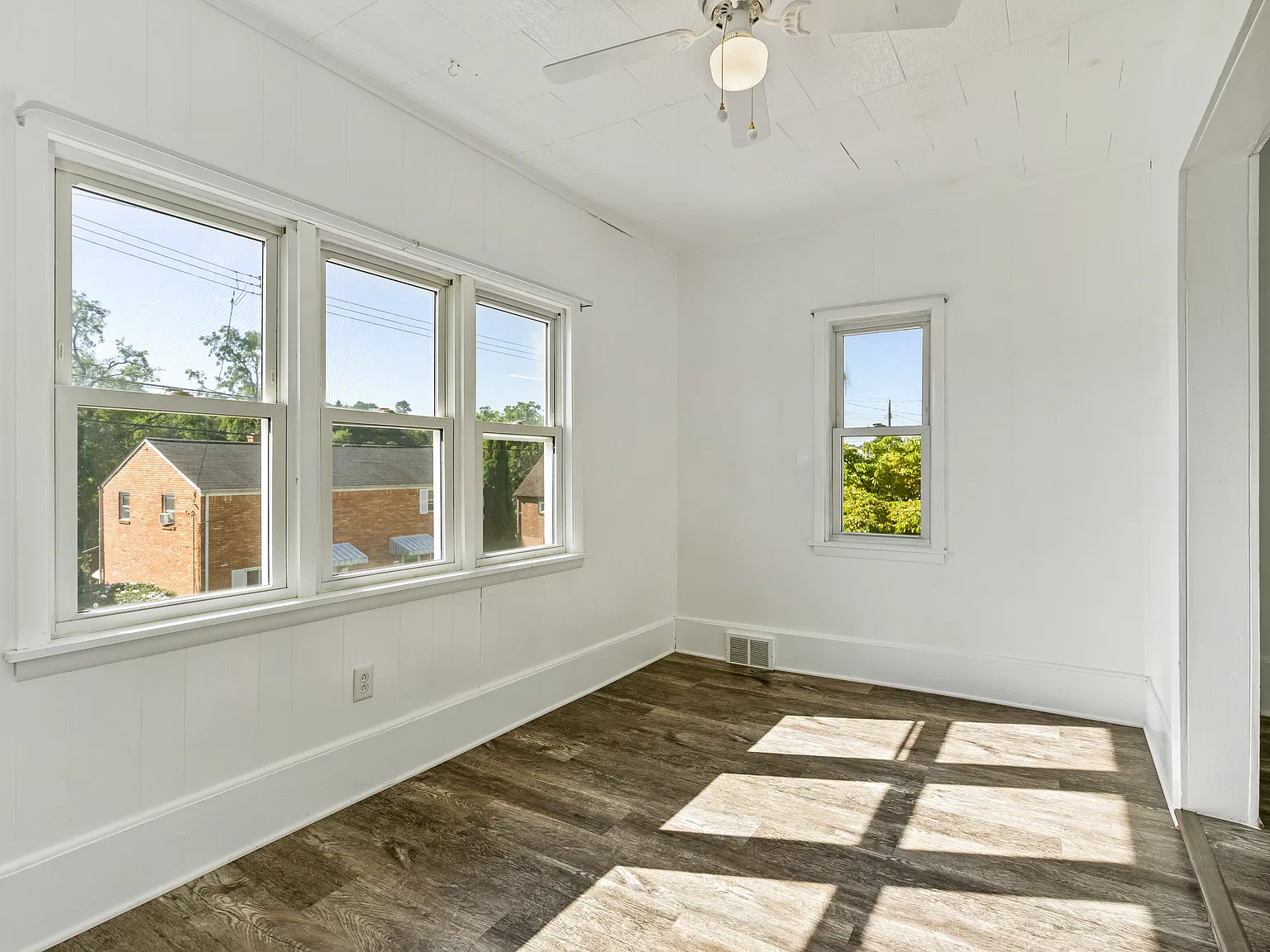 824 Florence Avenue - 1 — Photo 3