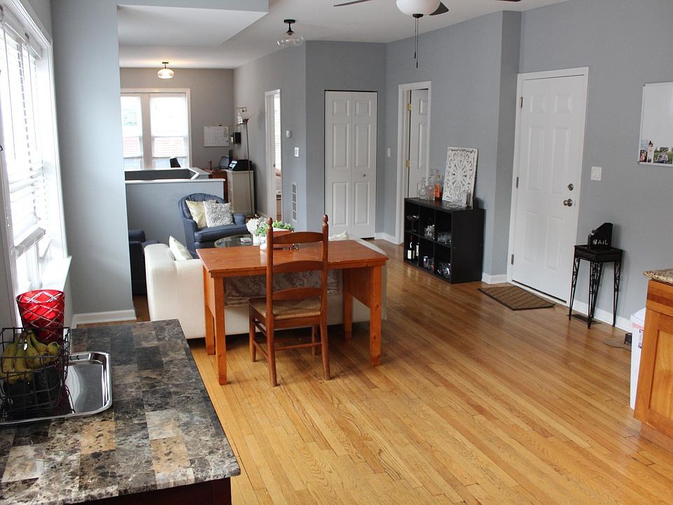 Living / Kitchen Area