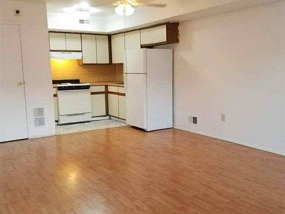 4th image of 364 Mosel Ave #A