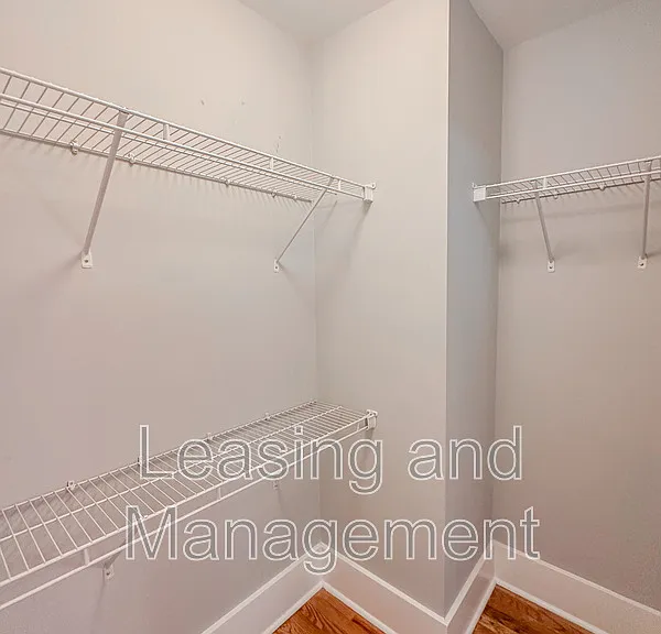 13 Corinne St — Photo 12