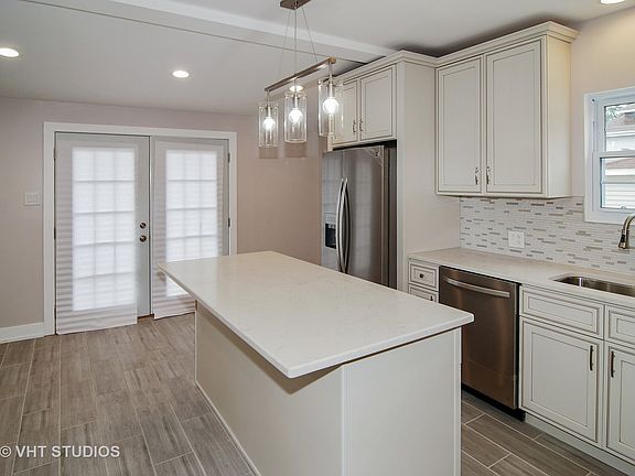 5th image of 6343 W Waveland Ave