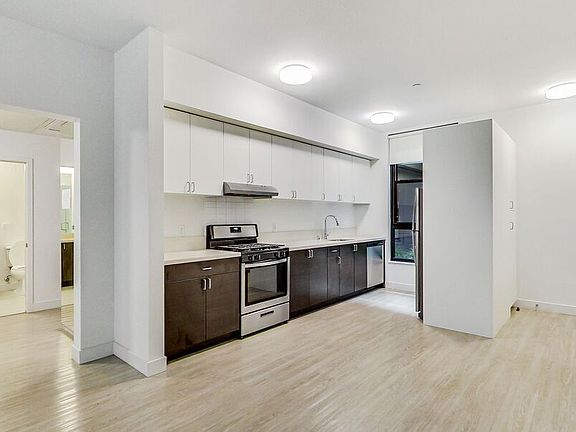 2nd image of 4435 Piedmont Ave Unit 202