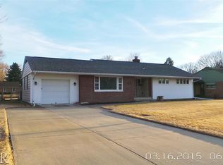 1611 E Olive St, Bloomington, IL 61701