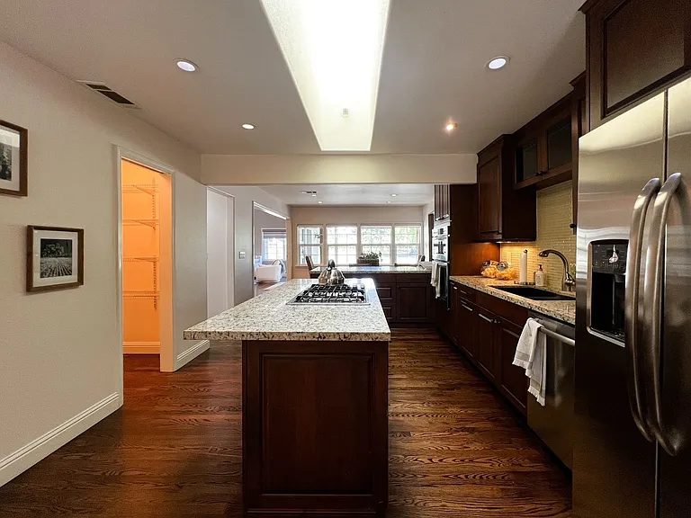1022 Berry Ln — Photo 15