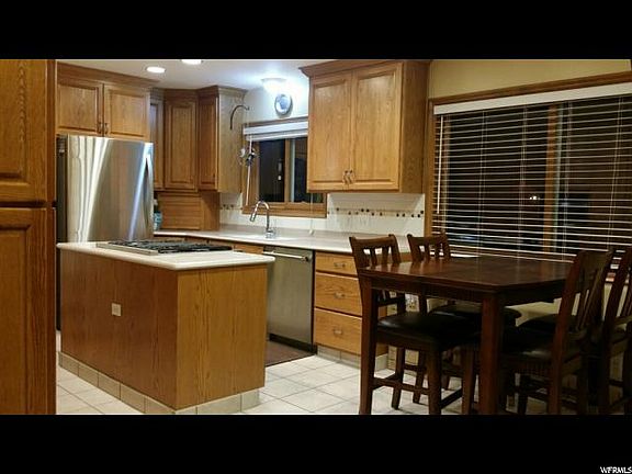 3rd image of 672 E Lavina Dr