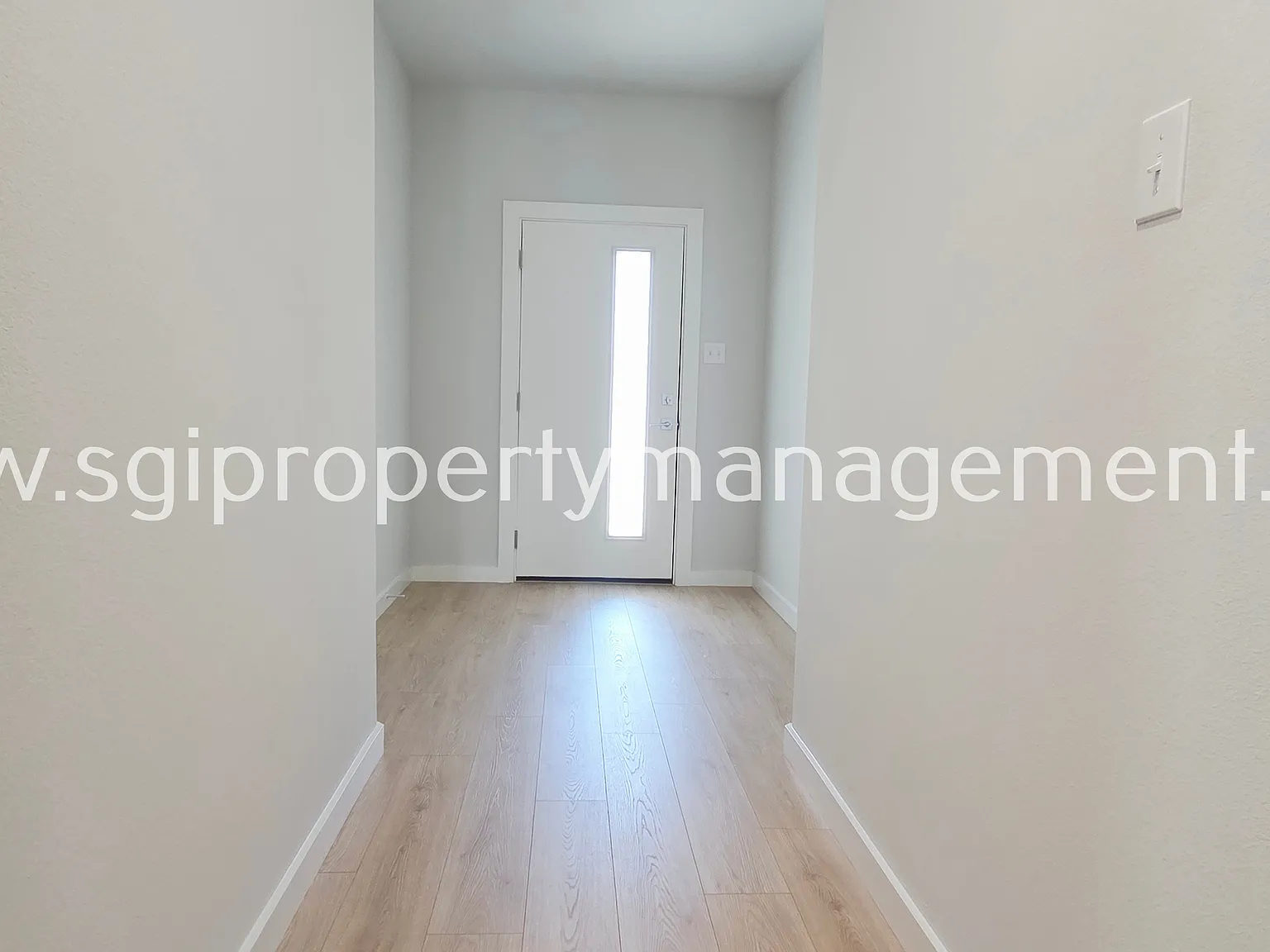 Gorgeous new build ready for move in — Photo 3