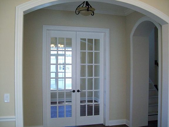 2nd image of 928 Dunton Ave