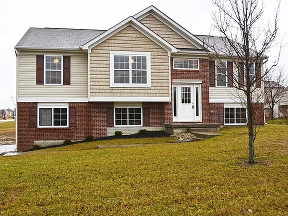2nd image of 1 Ascot Glen Dr