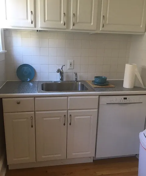 345 Buckingham Ave — Photo 1