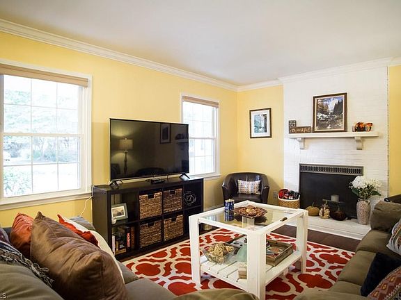 4th image of 5408 Amberhill Dr