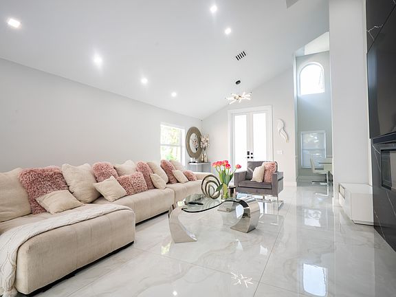 5th image of 10438 BUENA VENTURA Drive