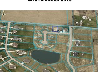 2571 Pine Straw Dr, Auburn, IN 46706