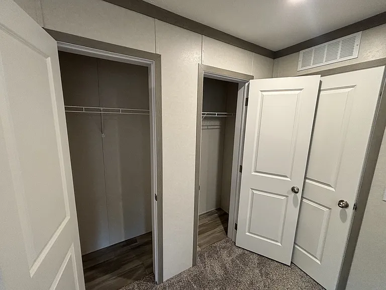 131 Arlington Dr — Photo 6