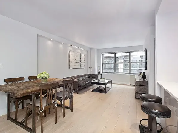 60 W 13th St APT 4C, New York, NY 10011