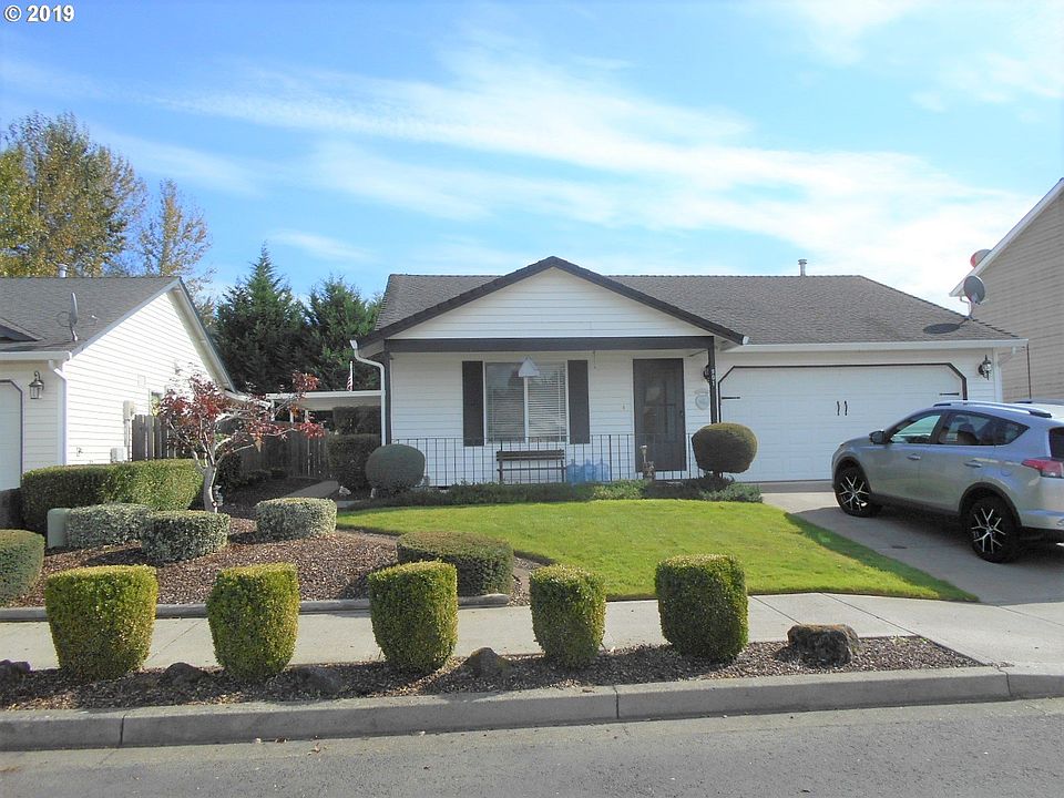 1st image of 901 SE Clark Ave
