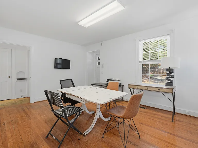 2603 W Carver St — Photo 19