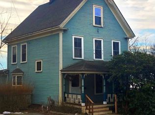 10 Woodlawn Ave, Kittery, ME 03904