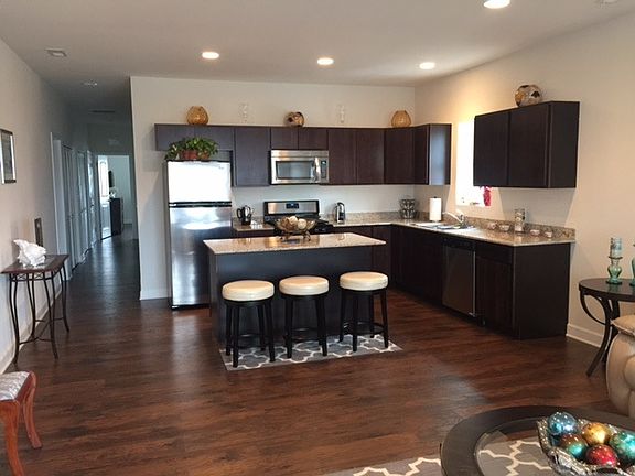 4th image of 2933 N Central Ave Unit 304