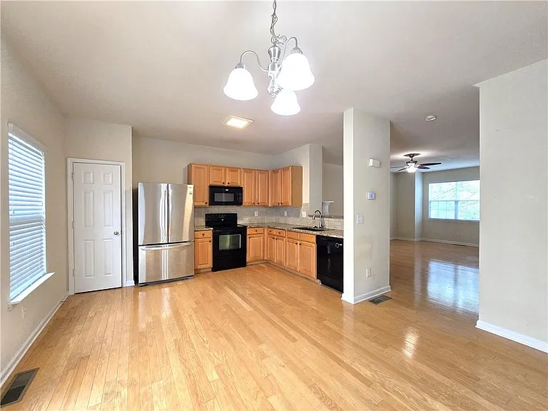 2104 Meadow Peak Rd — Photo 10