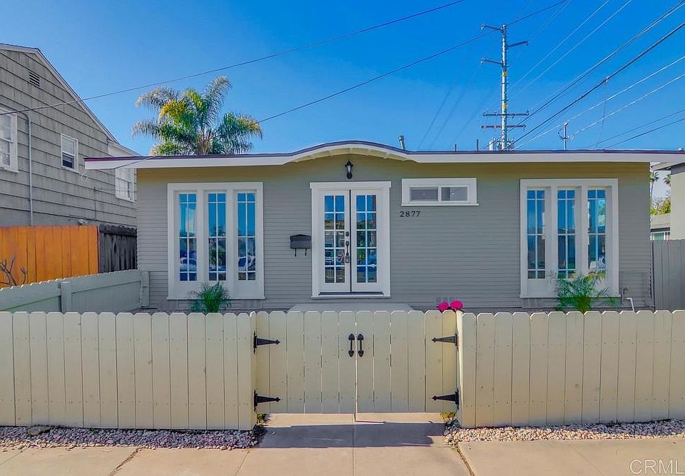 1st image of 2877 Collier Ave