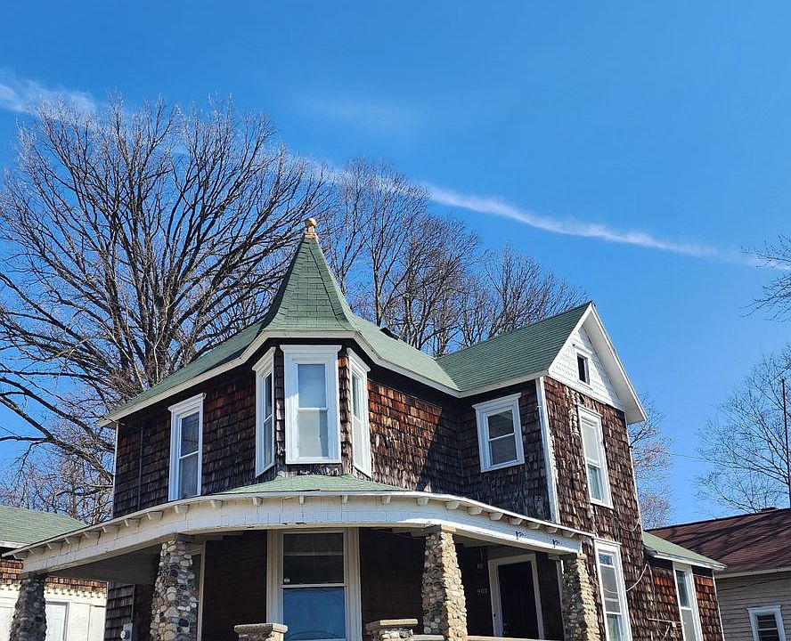 1st image of 900 Erie Ave