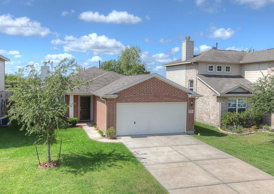 1st image of 17715 Barton Point Ln