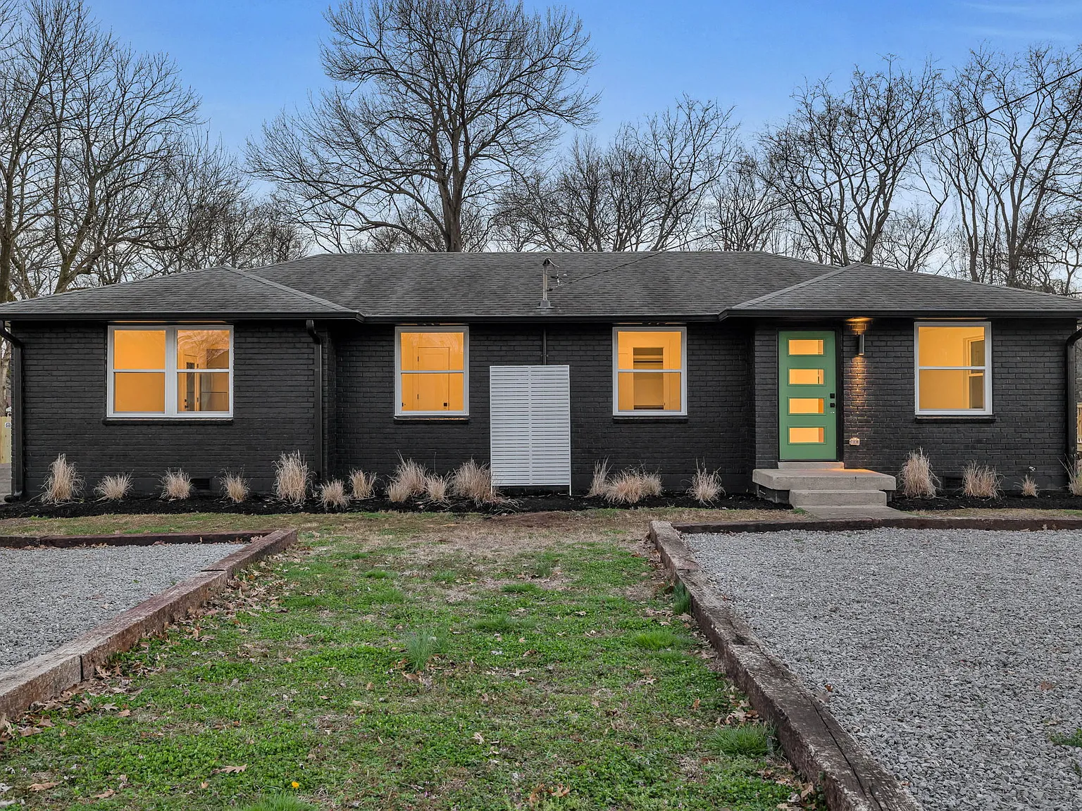 293 Nokes Dr — Photo 1
