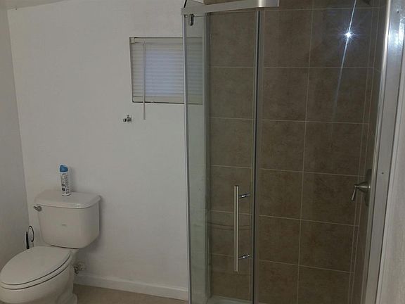 3rd image of 365 Arata Ln