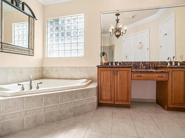 3483 Collonade Dr — Photo 23