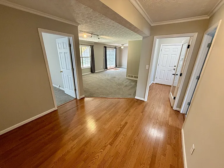 212 Kensington Trce — Photo 29