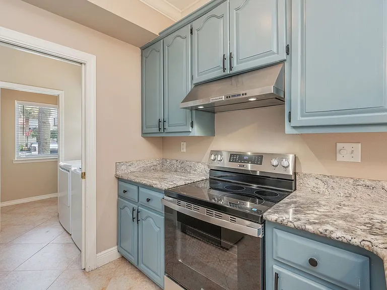 272 Calusa Blvd — Photo 24