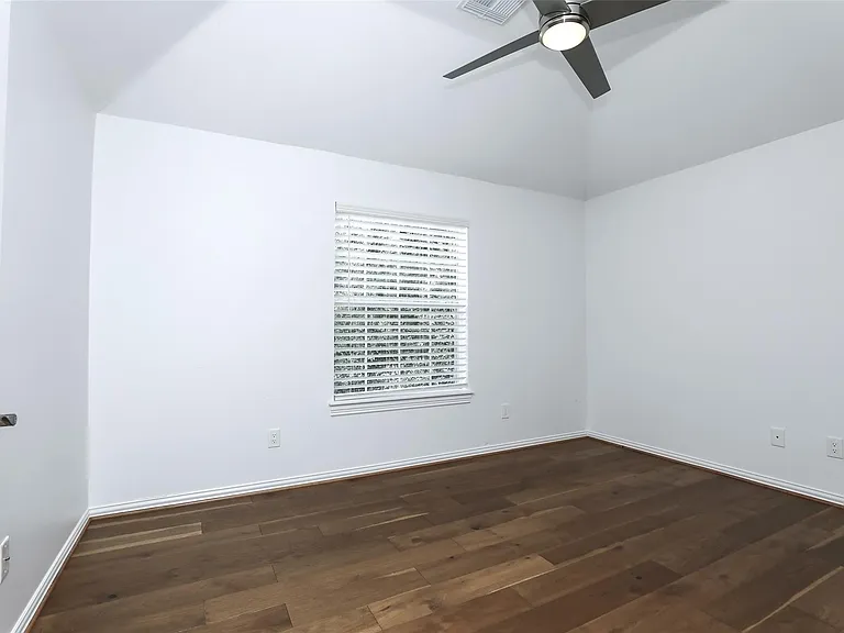 1715 Cottage Landing Ln — Photo 40